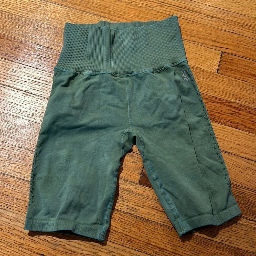 Free People Movement sage/jade bike shorts xs/s